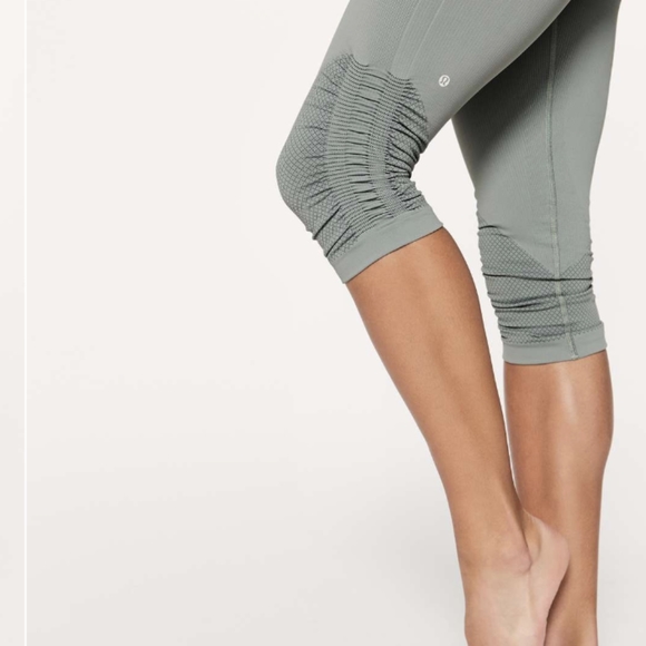 NWT Lululemon Awakening Crop *Taryn Toomey Collection 17" Earl Grey - Picture 4 of 12